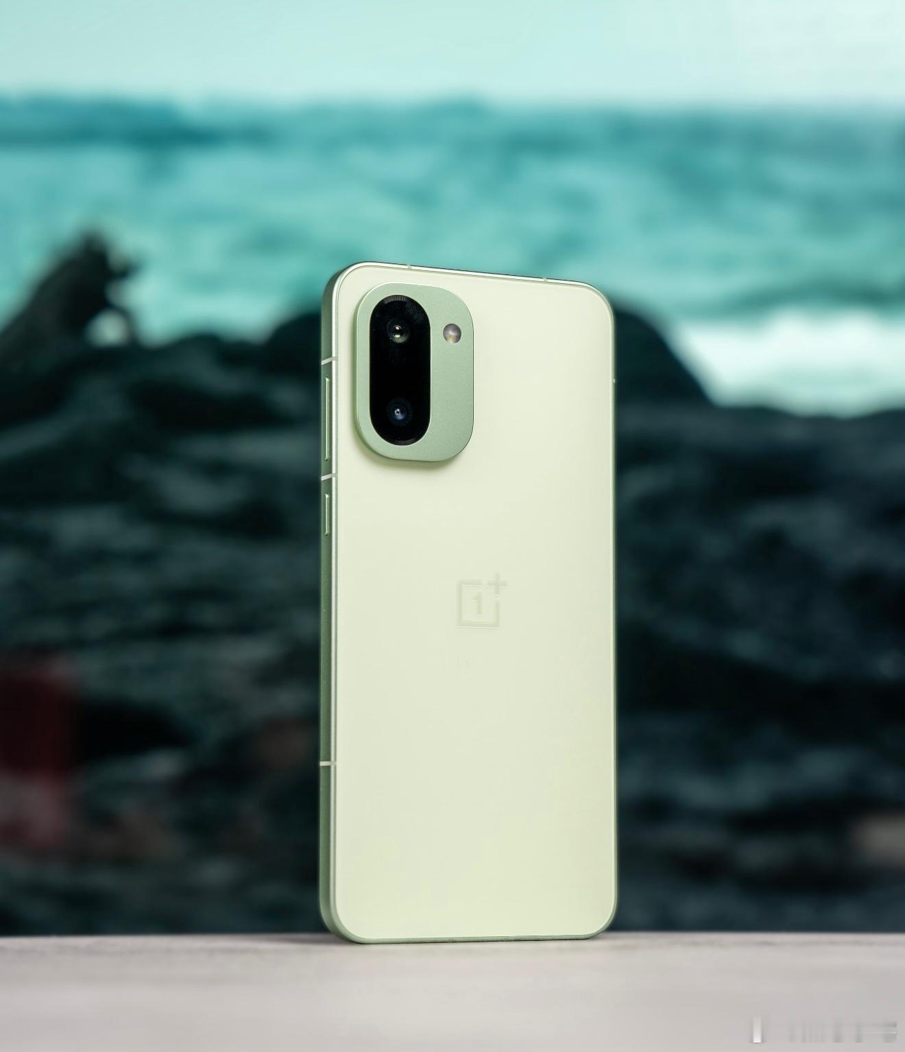 一加 Ace 6T和真我 Neo8现在都属于OPPO，而且在定价上高度一致，这时