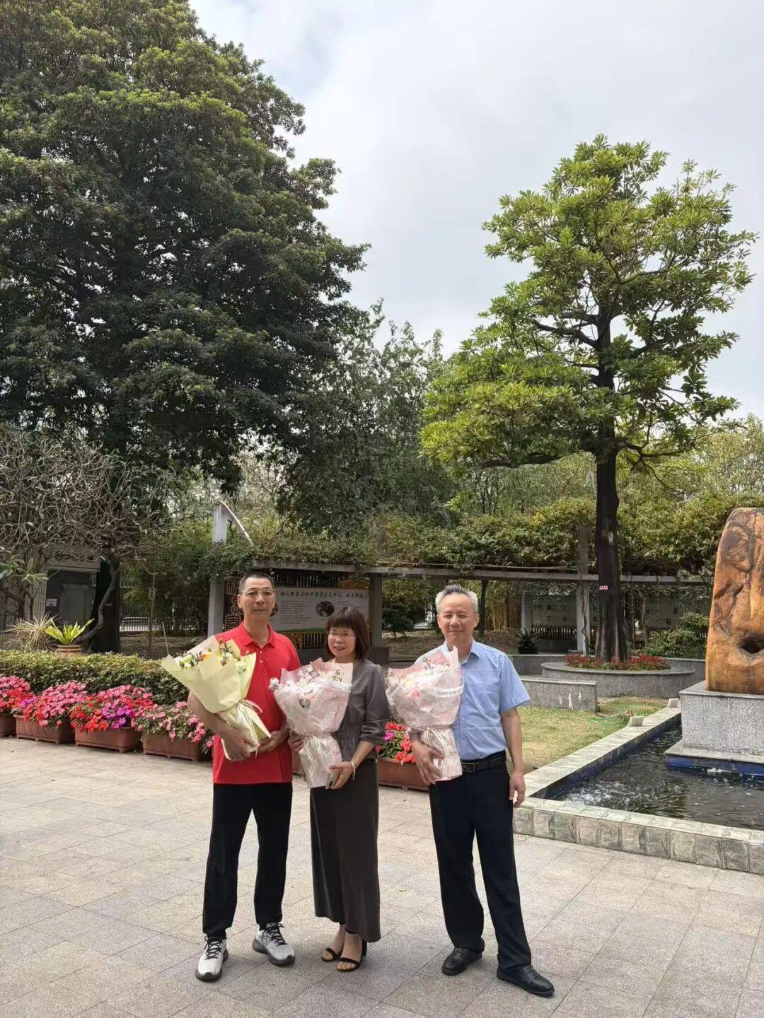 佛山十四中成路桂、张松海、梁笑芳老师荣休典礼
​         3月25日举行