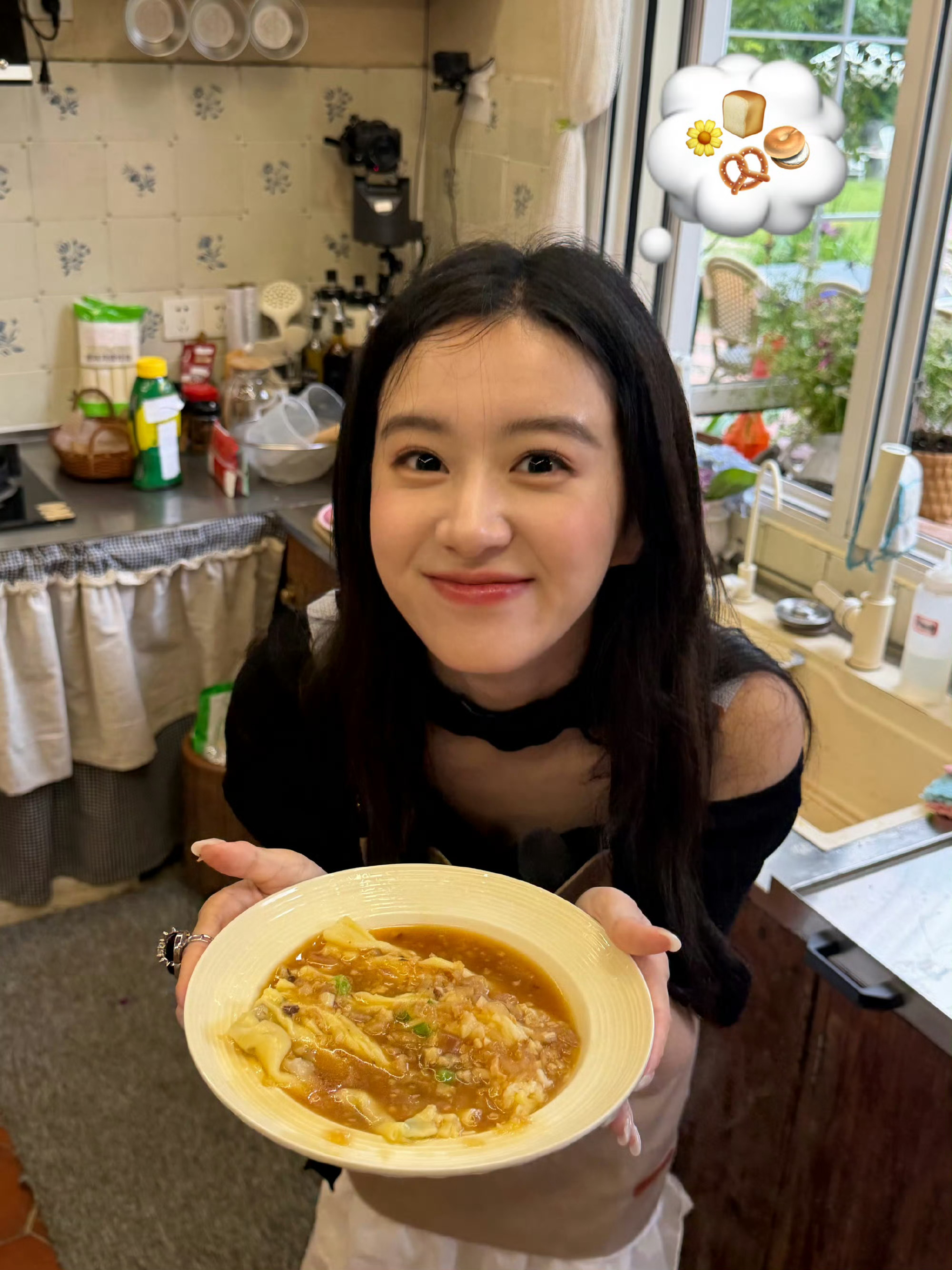 包上恩分享了她做的肠粉料理，怎么样看后的你们，想吃嘛