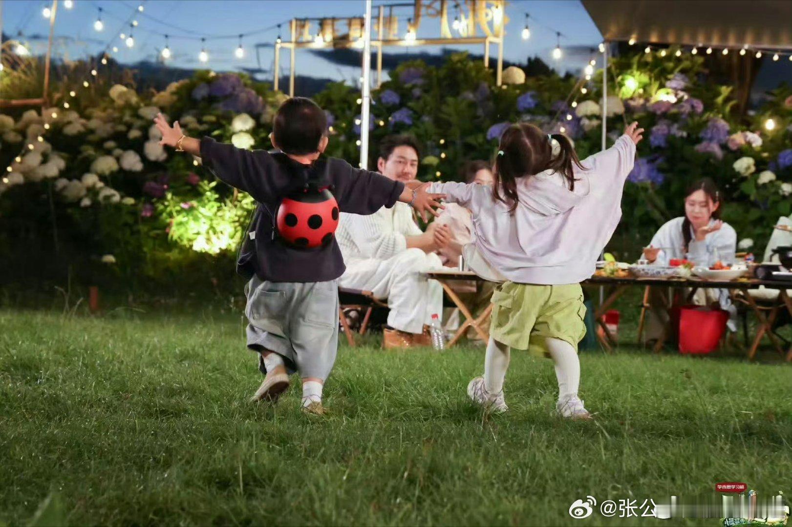 郑思维谈恋爱过程版本不一郑思维在兄弟局信誓旦旦说嘟嘟先心动主动约他，结果老婆一出