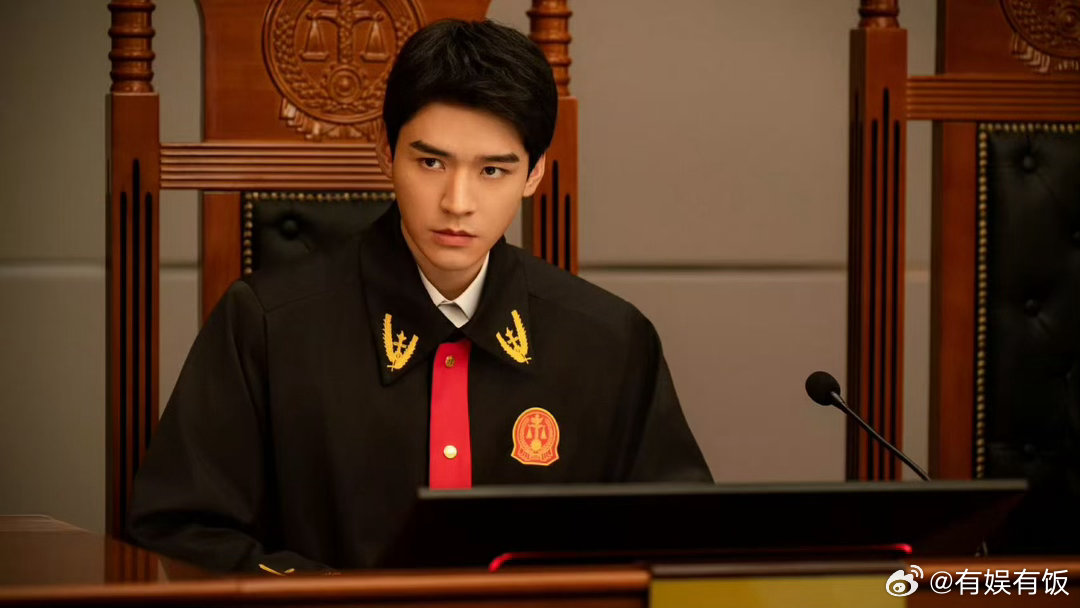 龚俊以心待人龚俊法庭造型龚俊以心待人，好帅，