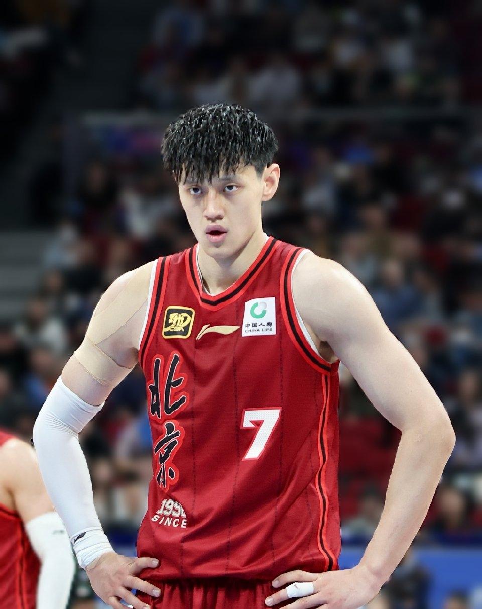 8月初提供合同，8月中旬中国赛开票，9月23日签约，10月12日打完中国赛，10