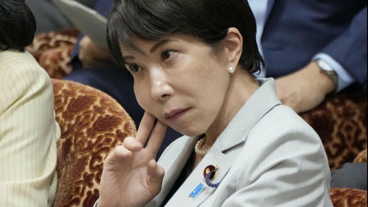 高市早苗的“AI水军”实名认了！上千条抹黑视频，首相秘书亲自下指令
日本政坛这瓜