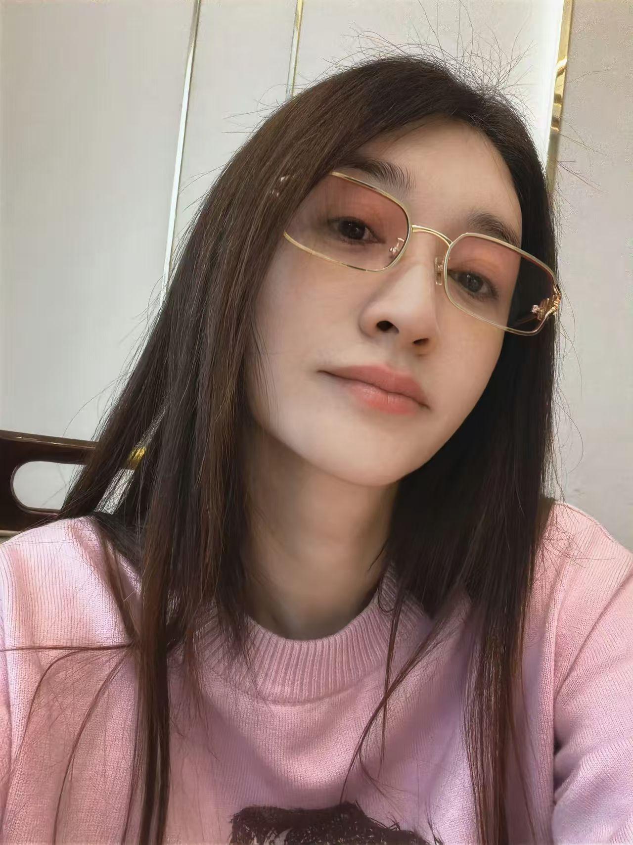 当已婚女明星突然有了事业心。发现没！娱乐圈女嫁有钱人不走眼的基本没有，黄，巩，张