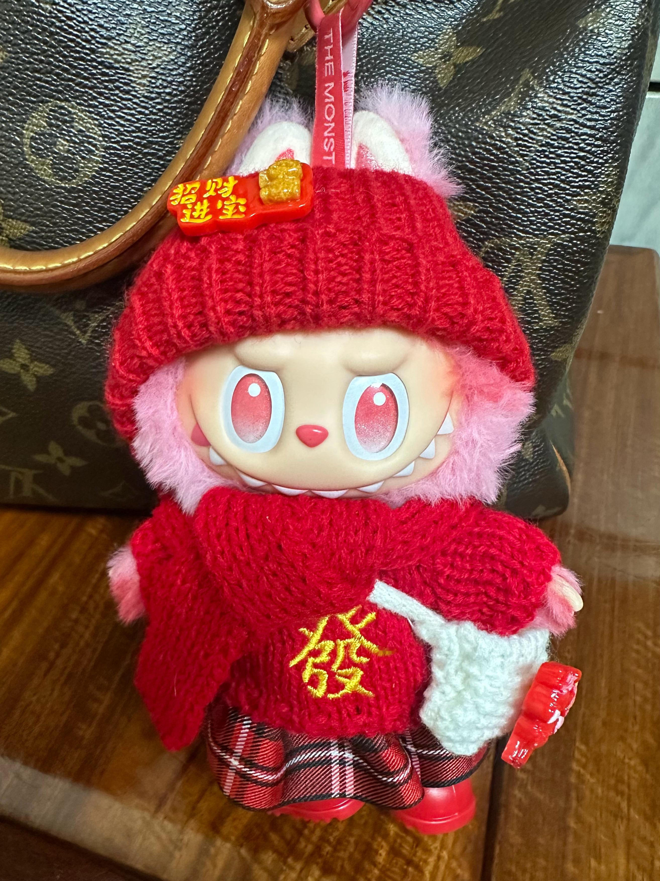 错峰回家过年，也不知道把化妆包装箱子里带回来啥用，回家变身纯懒🐷我姥：你能不能