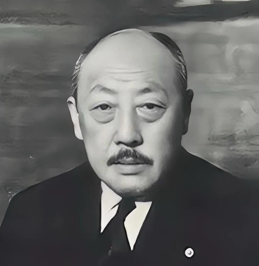 1950年，大汉奸张景惠在战犯管理所看到了一个穿着解放军军装的人，仔细一看，竟是