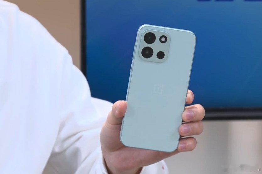 一加 Turbo 6 新机配置公布，骁龙 8 系旗舰芯、9000mAh 电池，发