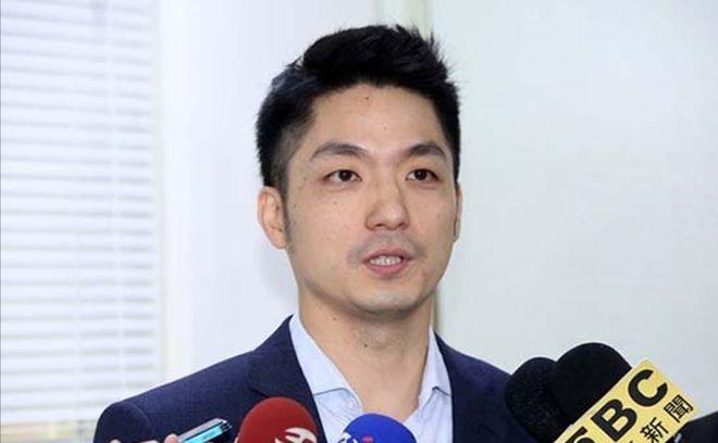 舆论场直接炸翻！台湾已故军方将领之子抛出猛料，称父亲郭礼伯临终前亲口认下：章孝严