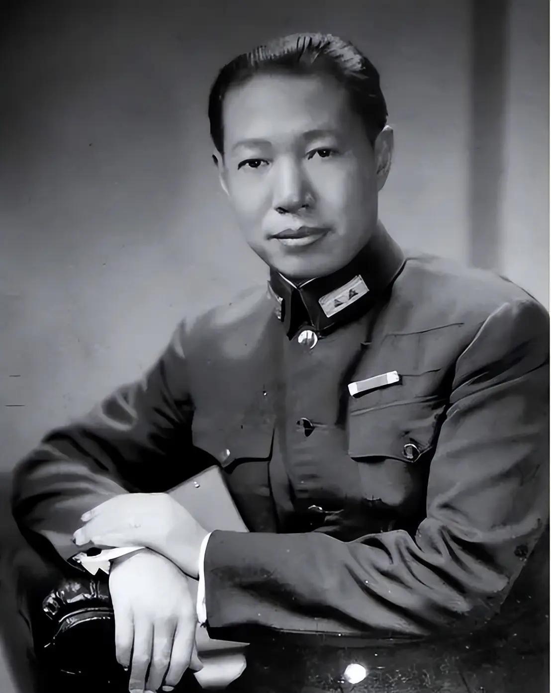 1954年，张群在熊式辉的请托下，对蒋介石说道：“熊式辉在曼谷经营纺织厂经营不善