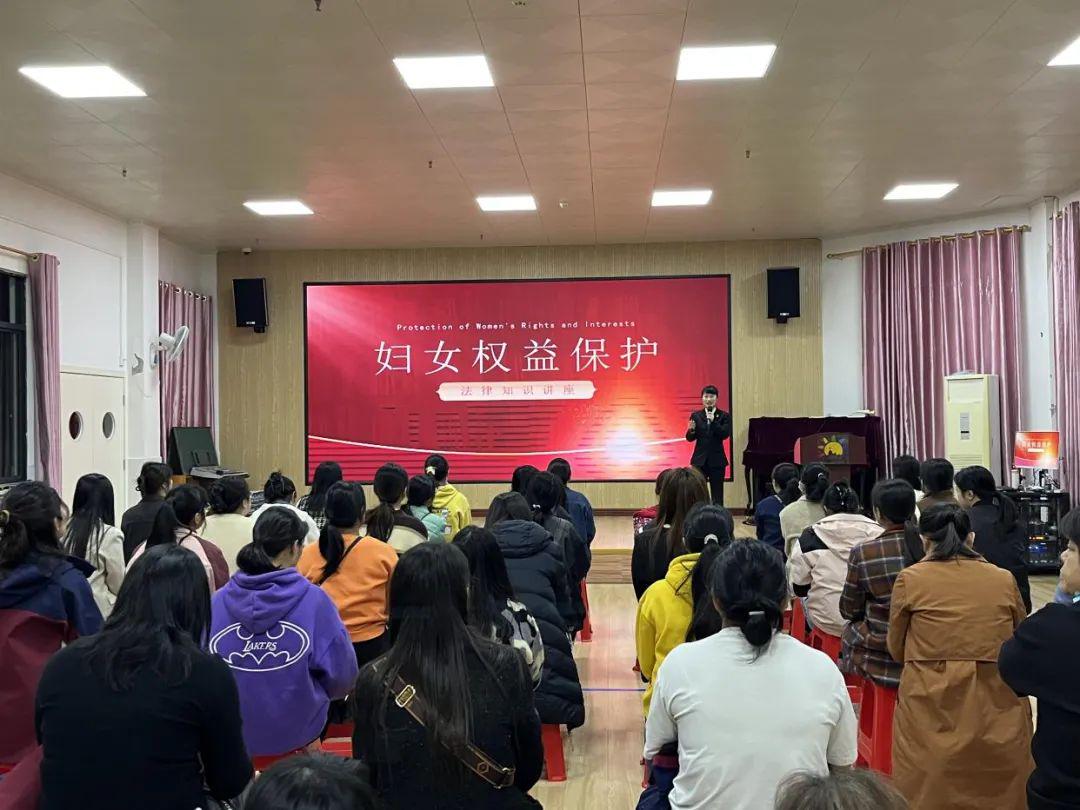 上思县直属机关幼儿园开展“三八”妇女节党建团建系列活动