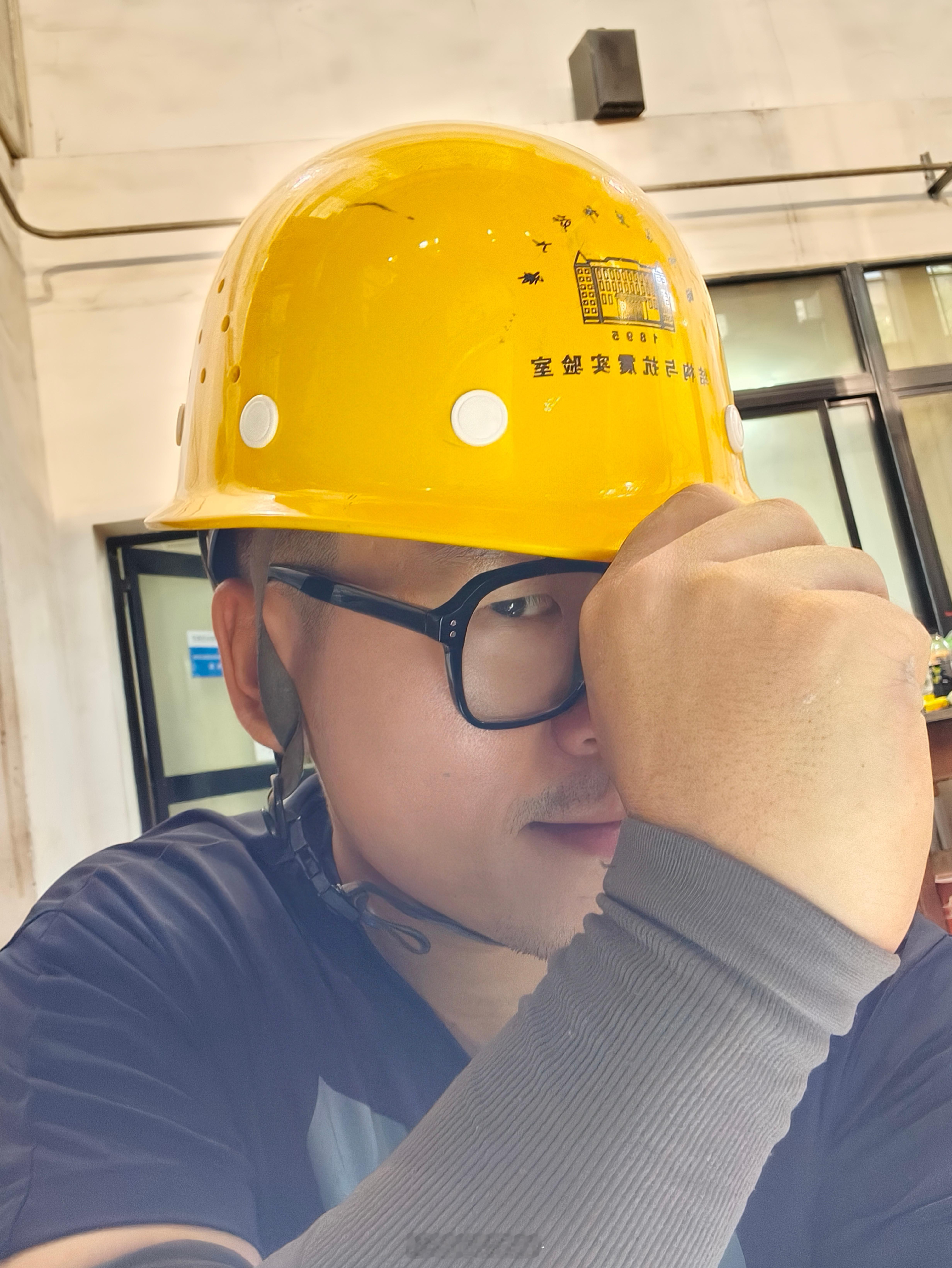 虽然昨天听了半首《奢香夫人》就无语到关了视频，但是从昨晚“乌蒙山连着山外山”在脑