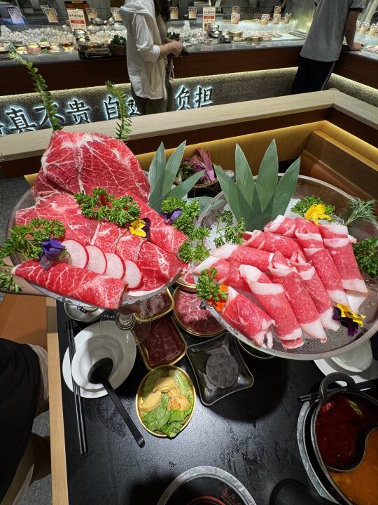 被朋友圈问爆的。。。。巨无霸和牛杯🥩