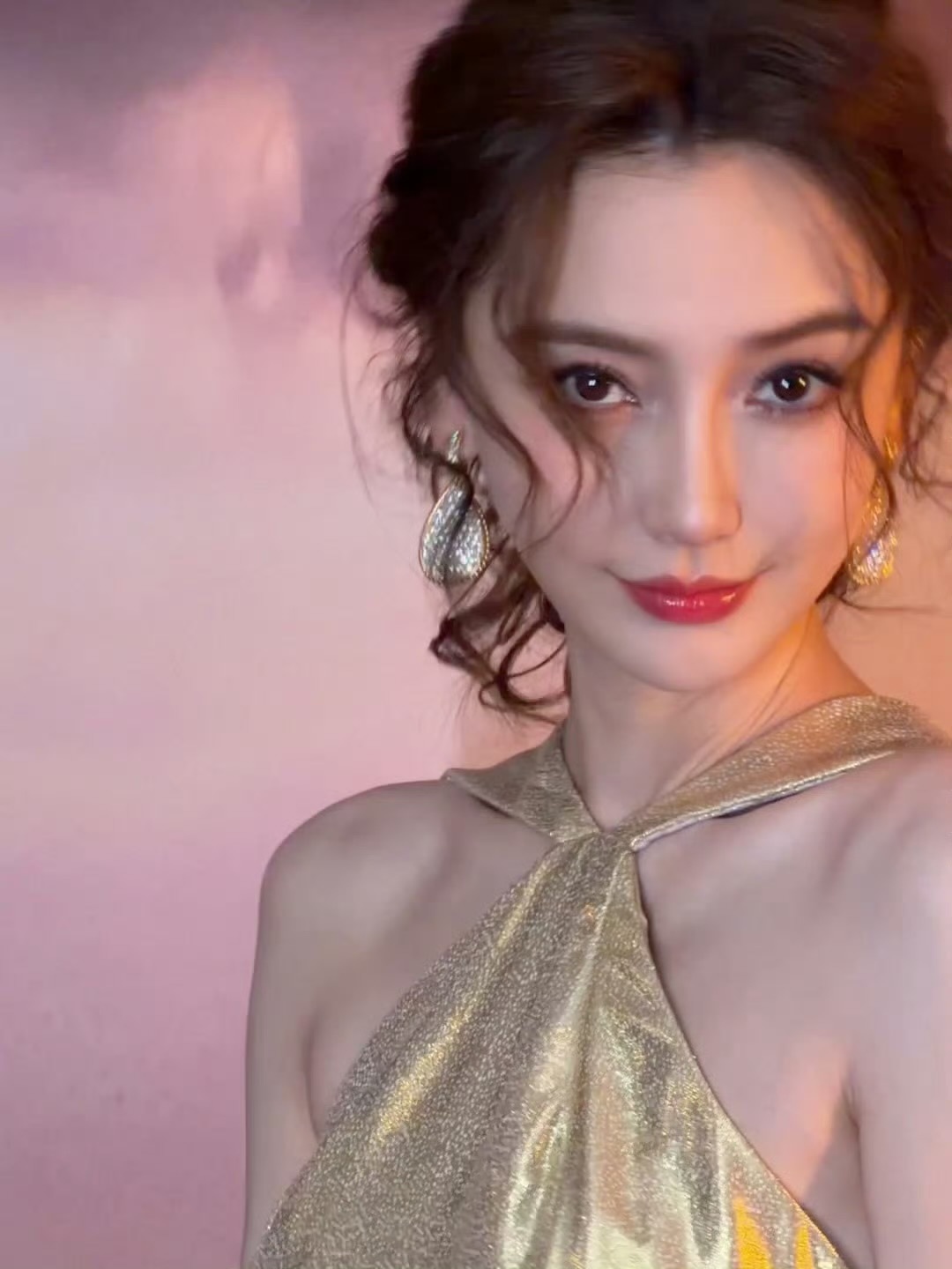 谁懂鼻姐这种“无修直出”的杀伤力！！2026可以期待一个鼻姐多多出席活动吗📷&