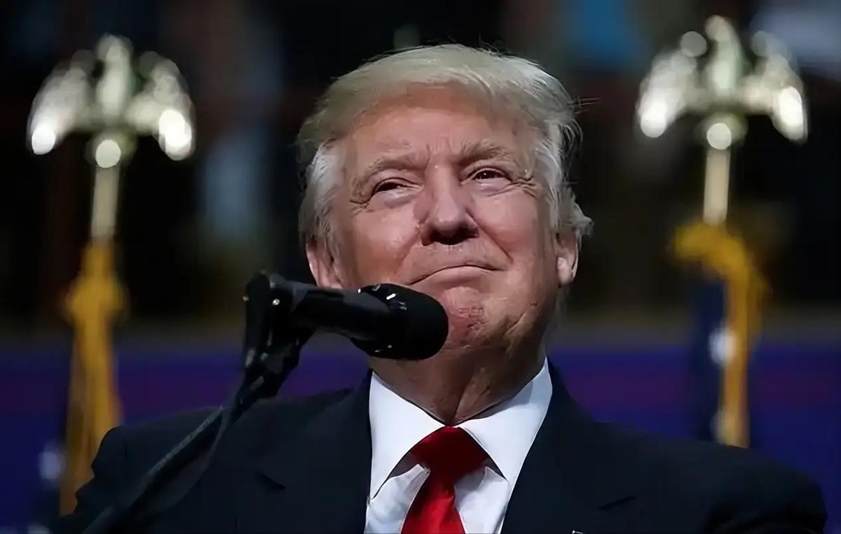 特朗普最近为什么如此拼命、行事如此疯狂？原因在于他很清楚，一旦中期选举失利，民主