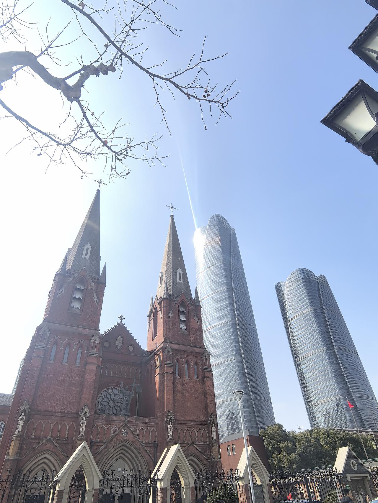 可心一旦穷了，那就是一辈子的枷锁。心穷的人爱抱怨，把失败都怪给命运，却不自己努力