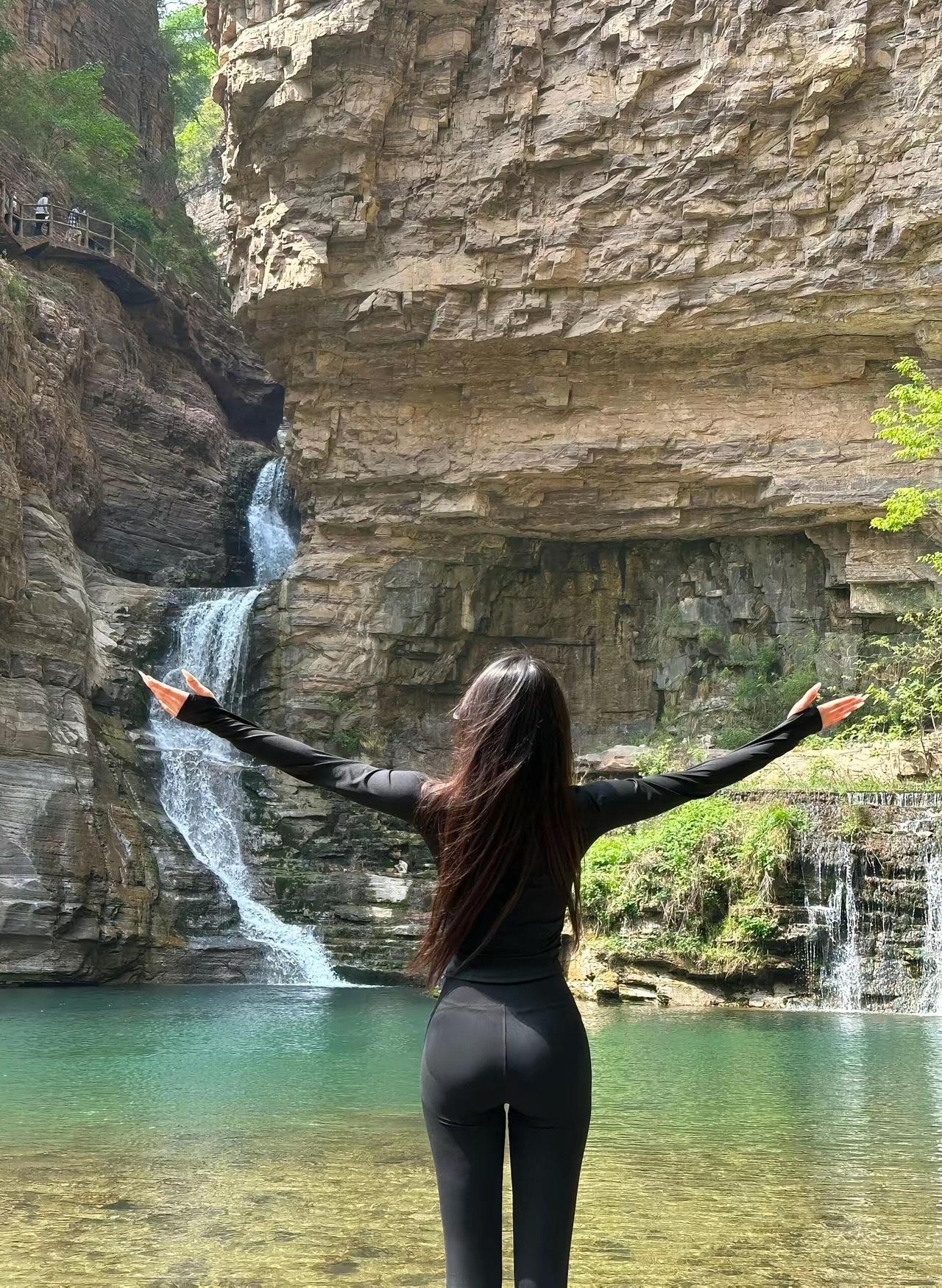 优雅与性感，你会怎么选