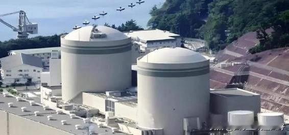 一旦中国动用“核武器”对日本本土实施打击，那么等着中国的将会是来自于半数幸存日本