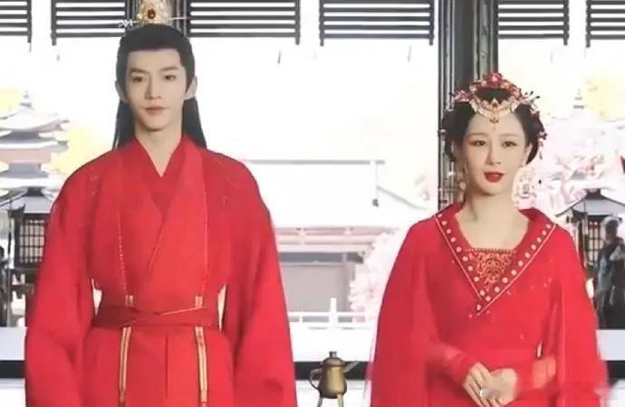 虽然杨紫有刘海也不好看，但是她真的离不开刘海[允悲] ​​​