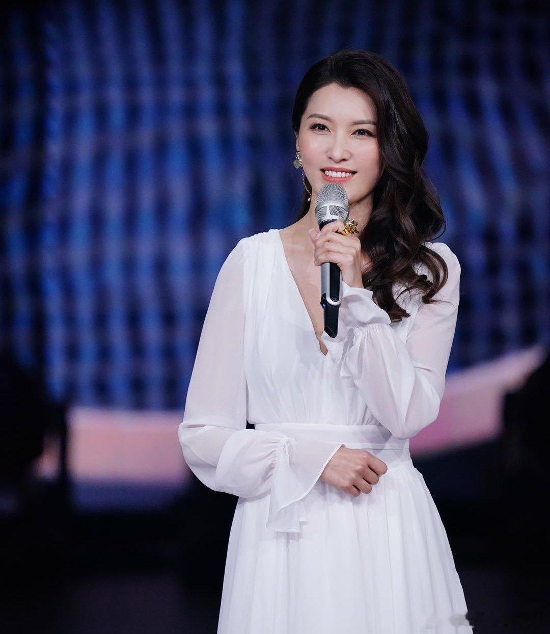 徐洁儿张韶涵一起演过海豚湾恋人乘风2026 谁还没听过徐洁儿唱的《没那么爱他》！