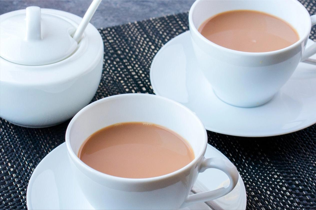 “秋天的第一杯奶茶”要来了！别让甜蜜变成负担！
每年一到立秋，朋友圈就会被“秋天