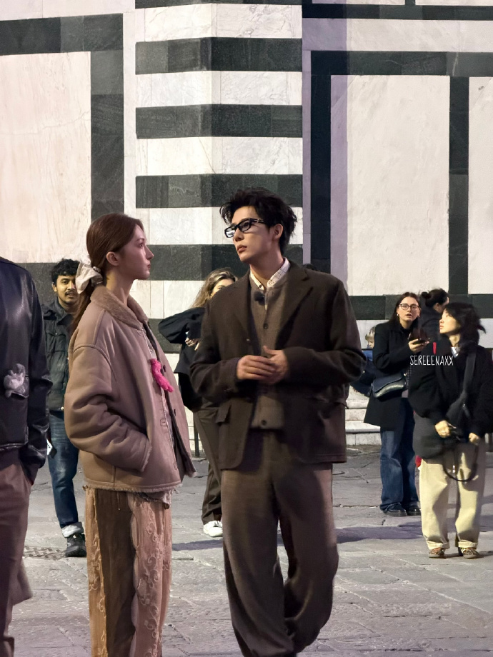 佛罗伦萨偶遇王安宇金晨 佛罗伦萨偶遇王安宇金晨，好有氛围感~ ​​​