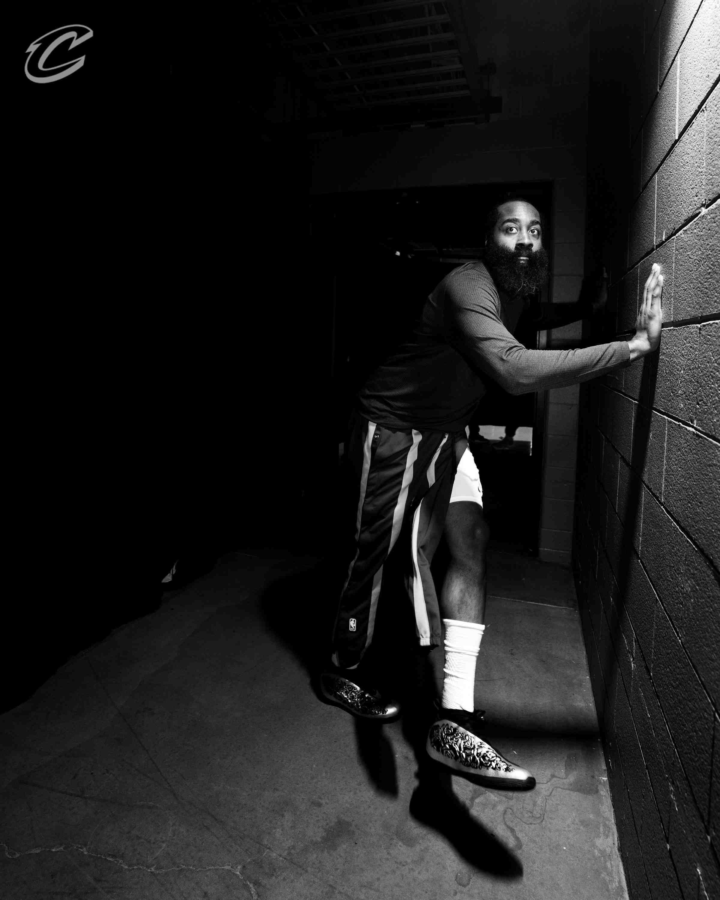 库里因伤缺席全明星赛哈登骑士 已热身完毕，建议哈登递补入选