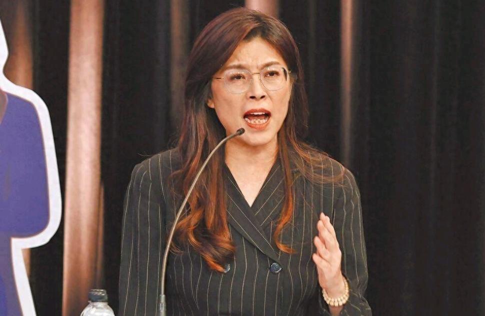 郑丽文表态，现阶段不接受统一！2月3日，郑丽文在接受采访被问及和平统一问题时，郑