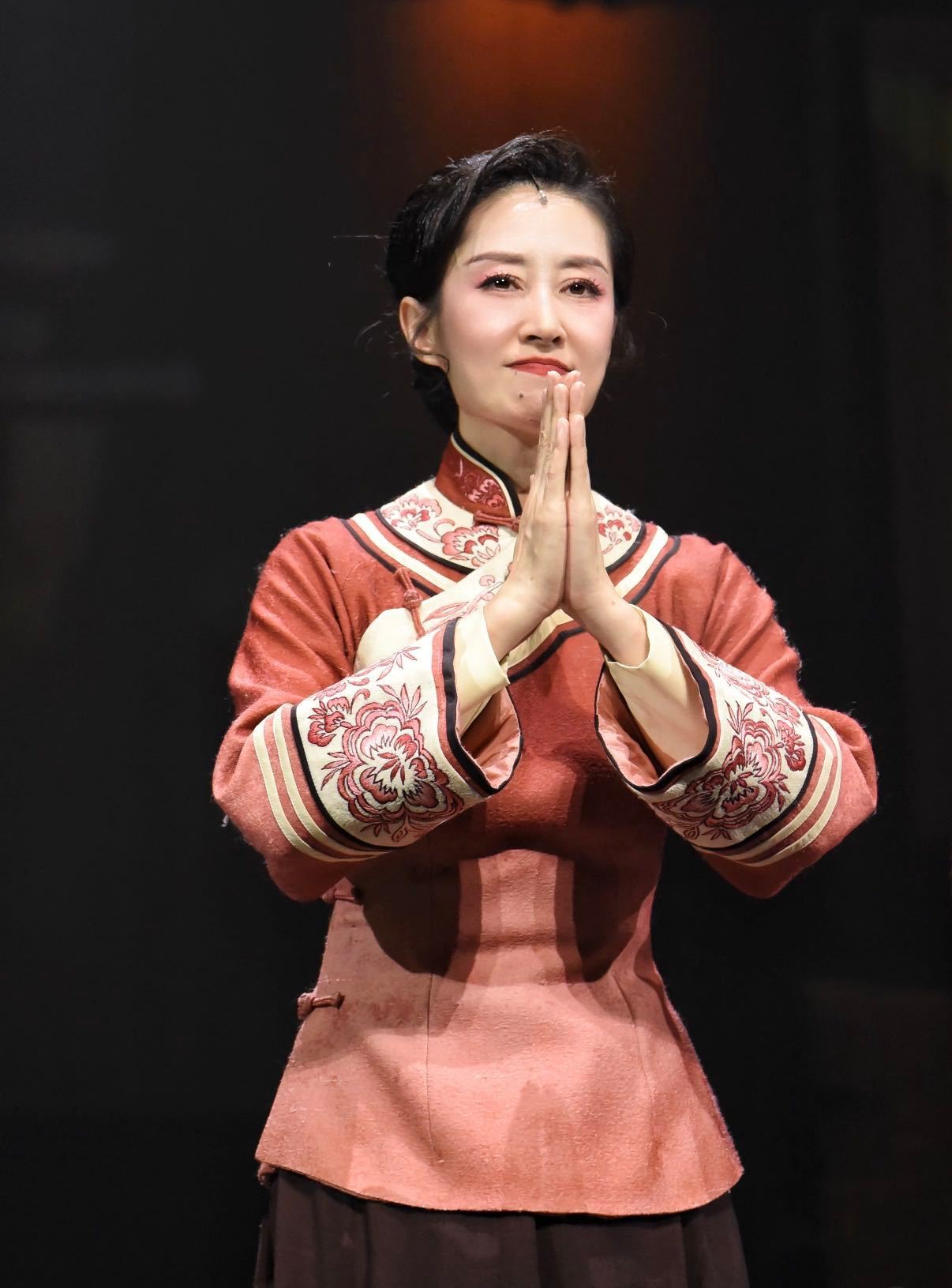 刘敏涛凭俗世奇人获文华表演奖 实至名归！刘敏涛在《俗世奇人》里的演绎，把角色的市