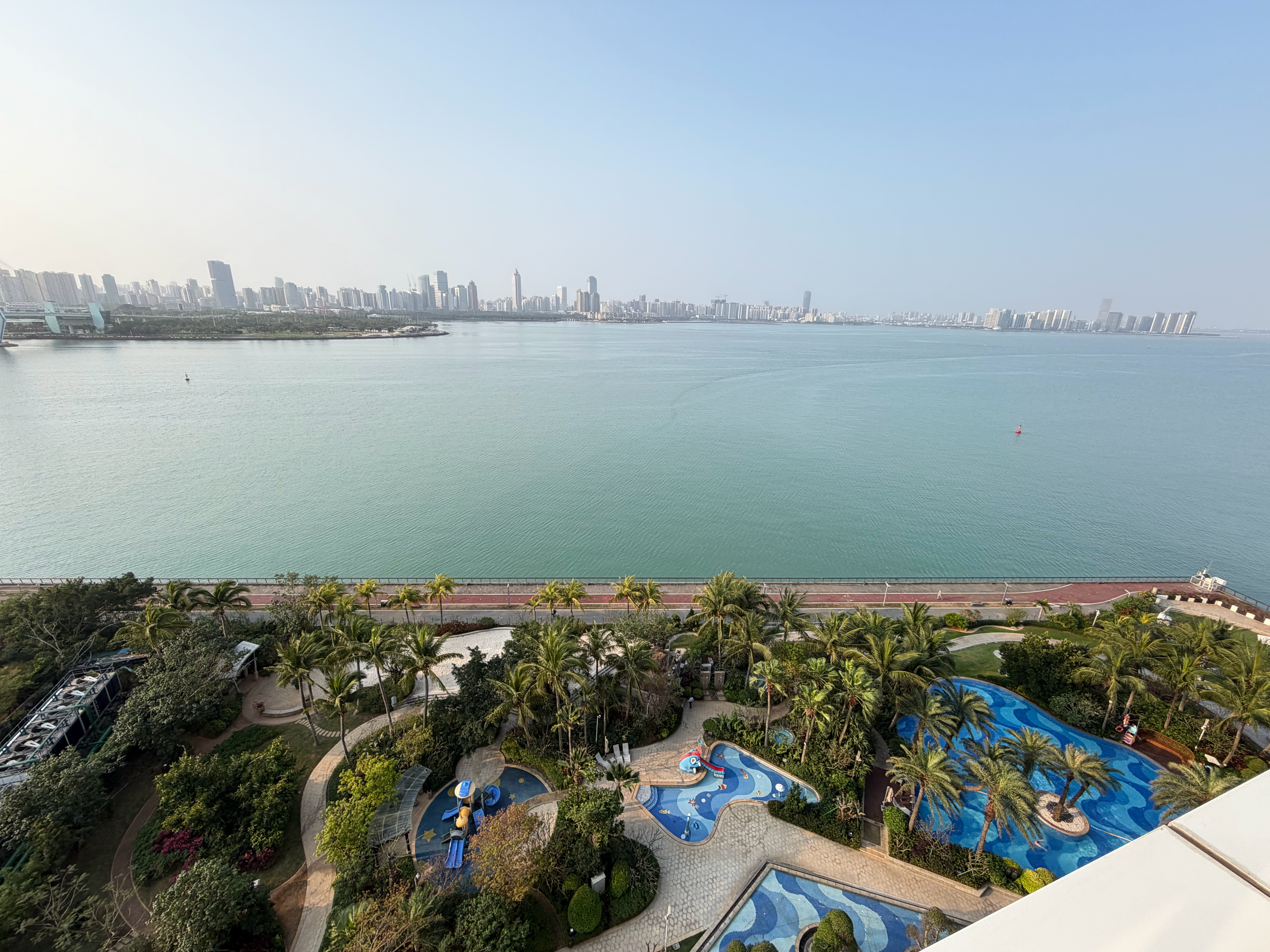 早啊，海南这个季节还有点凉 海口