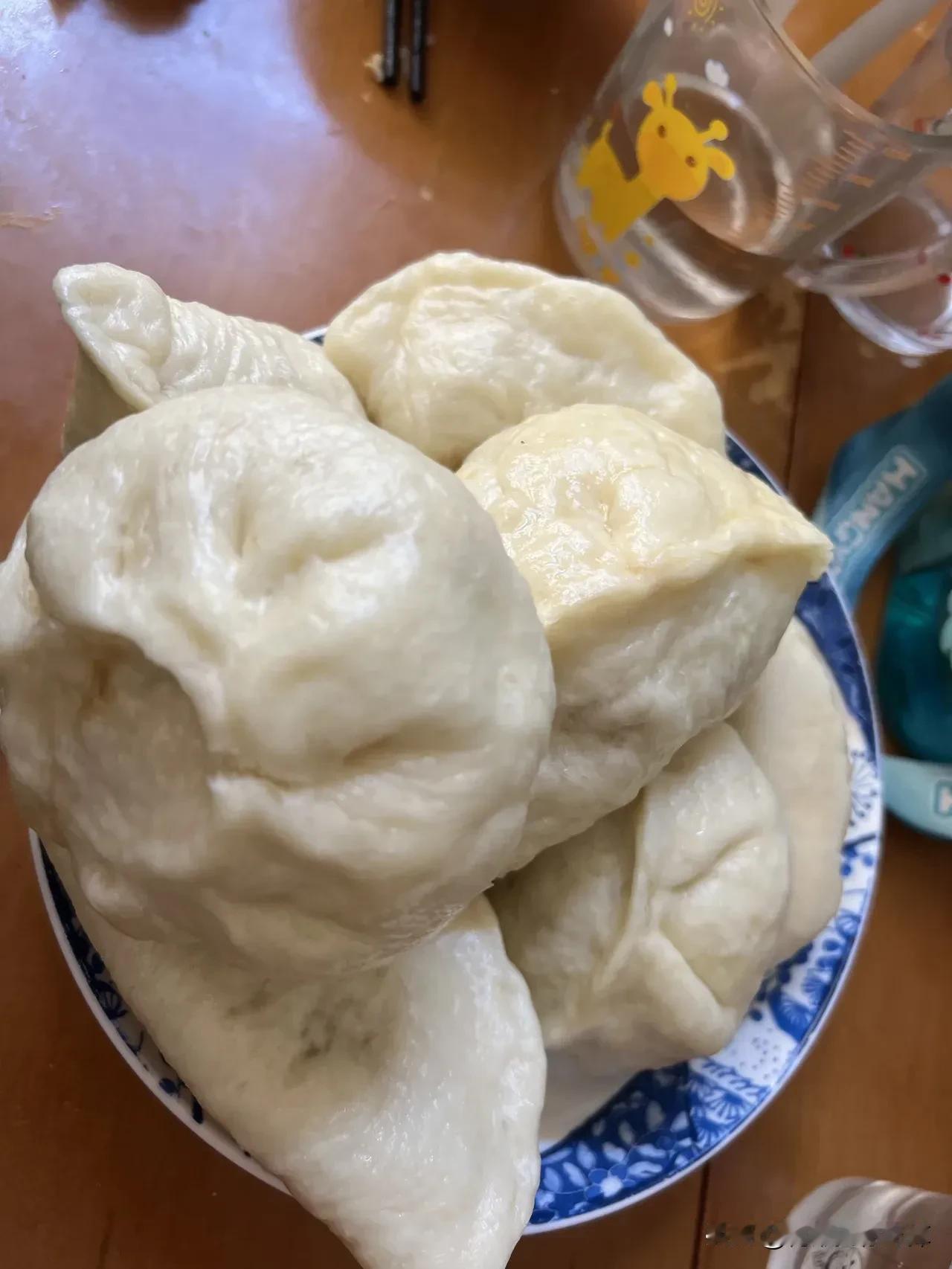 自从头条把我的首发激励暂停后
我写头条越来越没有兴致
写的一些文章不知道咋的就违