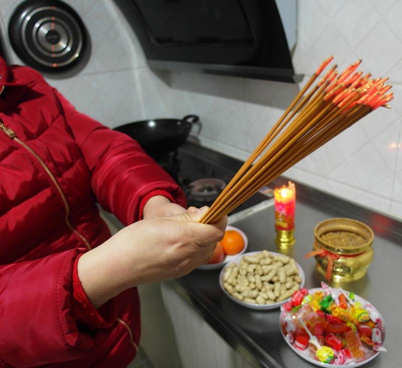 农历腊月二十四，是大扫除的日子，这或许是南方及长江中下游地区盛行的习俗。逢年过节