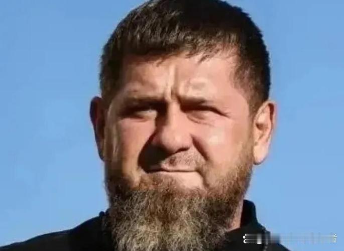 卡德罗夫这盘棋下得太精，甚至让外界都吃了一惊！真正值得盯住的，却不是他喊得有多响