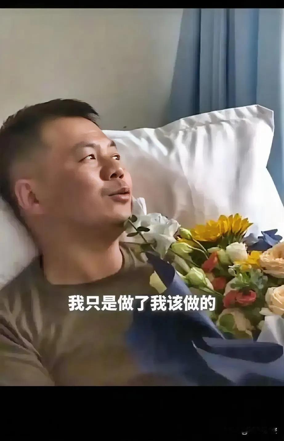 生死瞬间！商丘城湖上演惊心动魄五连救。寒风凛冽的湖面，五条生命在生死线上挣扎——