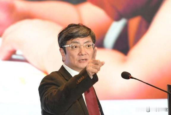 什么是“落叶归根”？郑强说：“凡是儿子不回来的地方，你买5套房子都没用。儿子跟你
