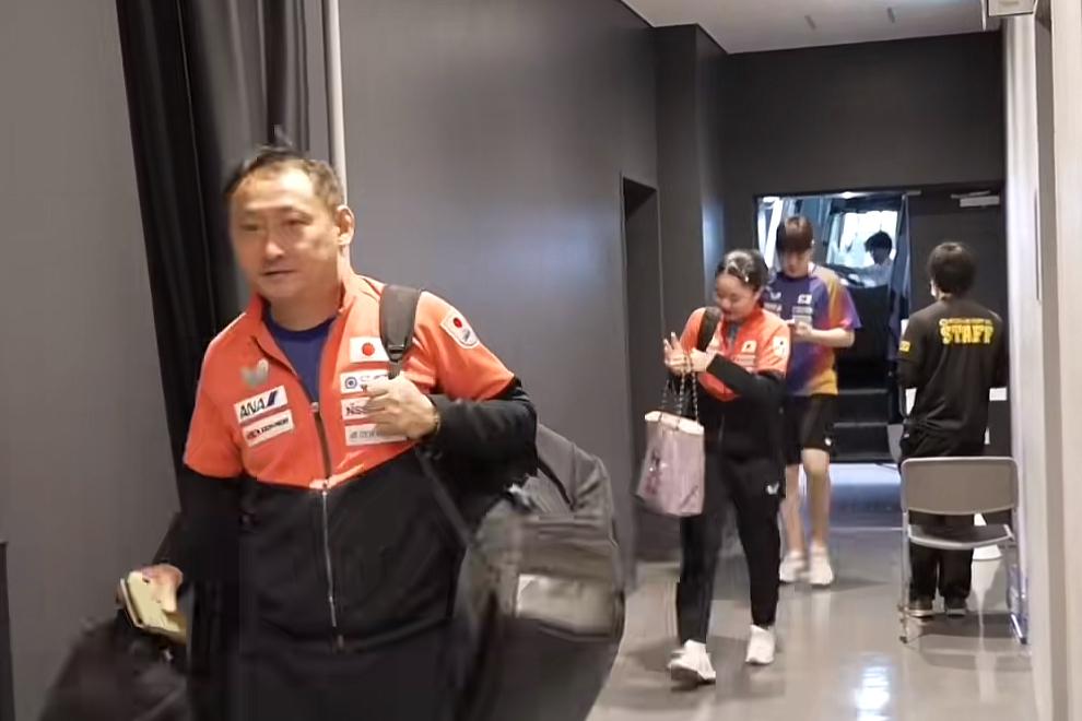 说实在的，张本宇对孩子的陪伴做的还是很到位的。

作为他们的父亲，兼任教练，不管