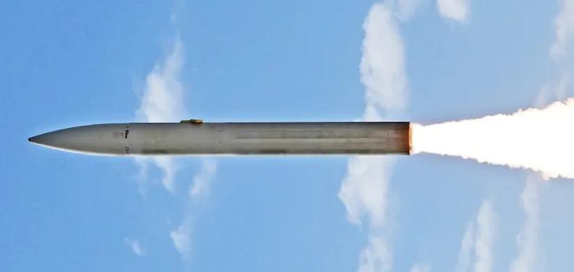 老美快要拥有自己的高超音速导弹了？

据说已试飞成功。

这款名为“暗鹰”的导弹