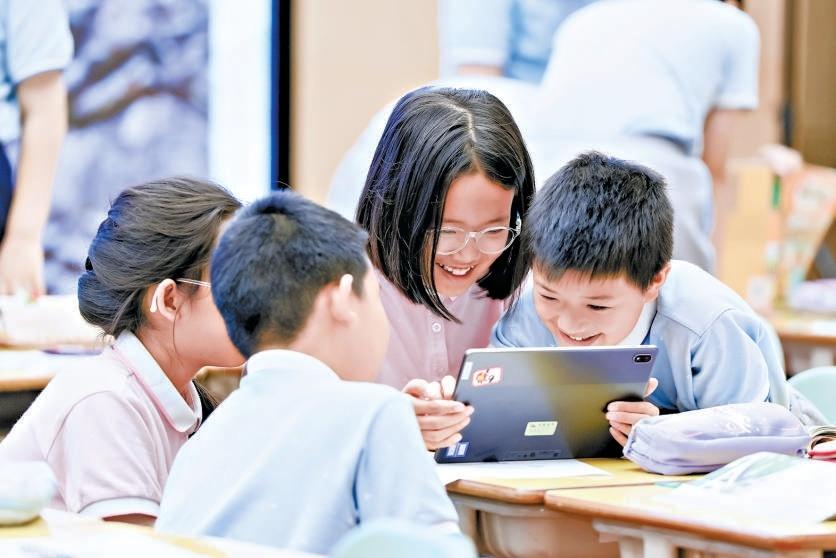 北京中小学AI通识课升级：从"会用AI"到"善用AI"
9月1日新学期开始，北京