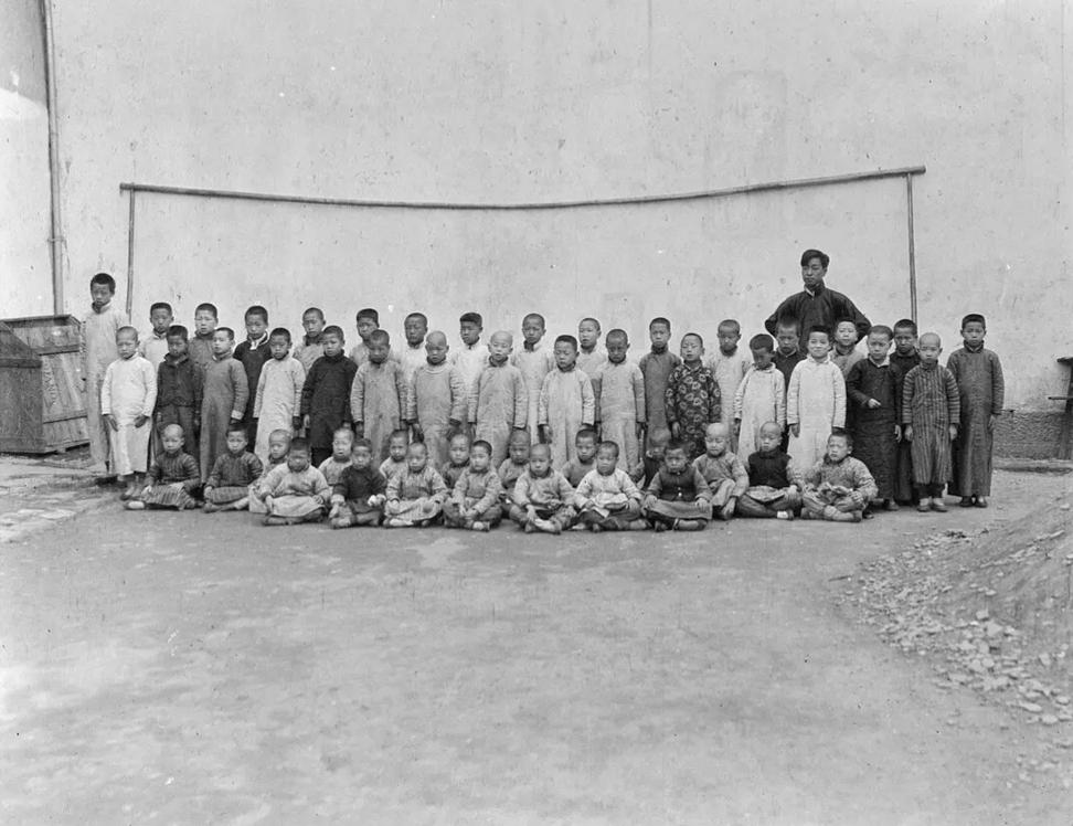 1918年杭州正则学校，由美国南北长老会创办，属于之江大学（之江文理学院）附属教