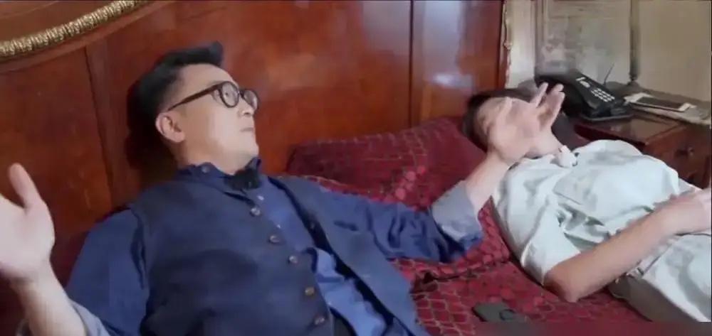 窦文涛俞飞鸿20年知己情火了！不恋爱不结婚，却比夫妻还默契
窦文涛和俞飞鸿，做了