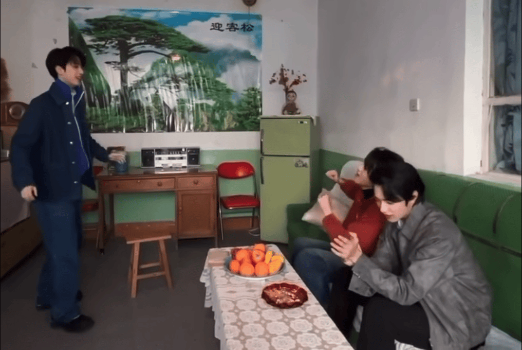 们洗碗盆就是猫猫狗狗集结号啊，在一起就是脑电波速通开玩今天你 洗碗盆 了吗？ 
