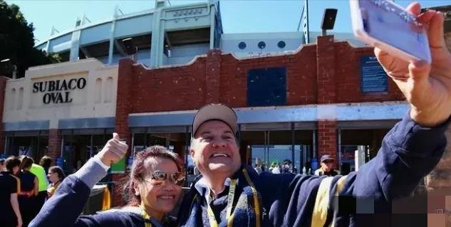 据了解， 澳大利亚有这样一群华人，本来国内就是体制内退休特别是女同志，50岁后来