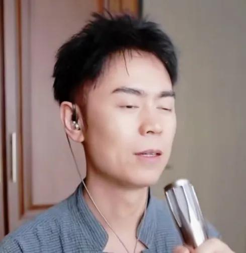 为何说马健涛的作品像糖水

不少网友惊叹马健涛的“高产”，二十多年来，出产一千多
