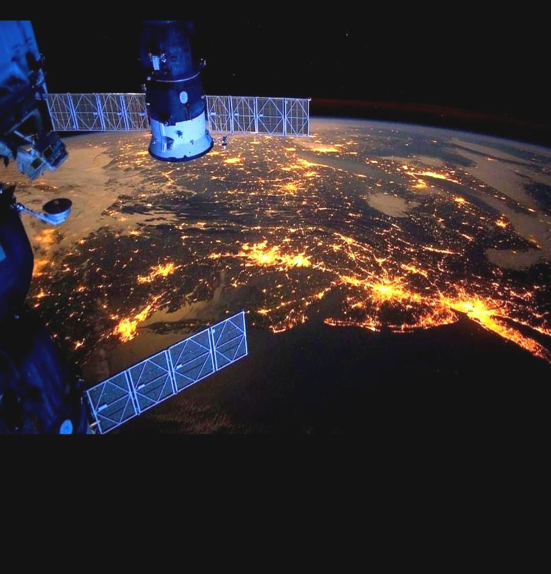 星链会对中国空间站造成威胁吗？
星链对中国空间站肯定有威胁。在轨卫星超1万颗的星