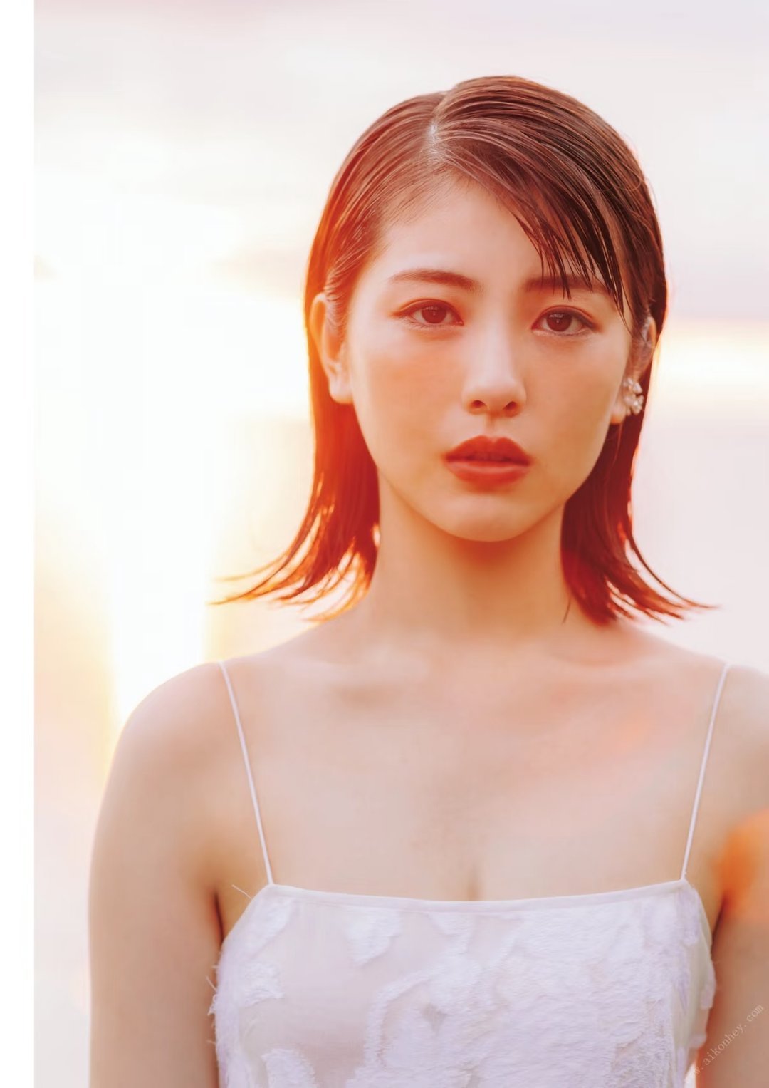 日娱新闻滨边美波 滨边美波 写真集《20》 