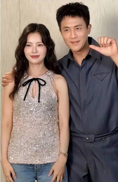 王灿发文回应对杜淳冷暴力这是冷暴力吗？感觉更多的是小女孩的作！哈哈哈！每次都被拉