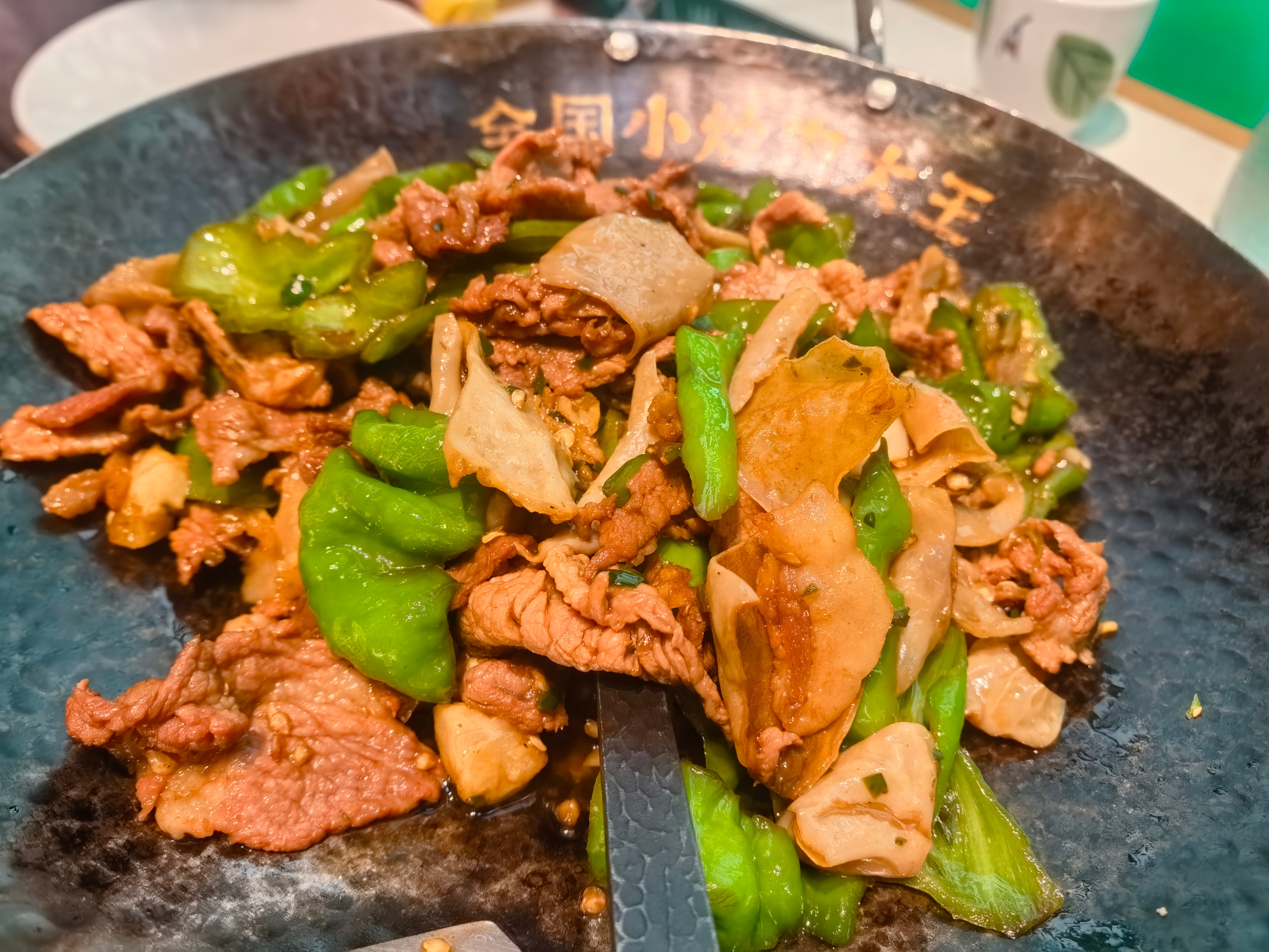 顶着高温天出来吃喝，也只有美食能让我出门了。 