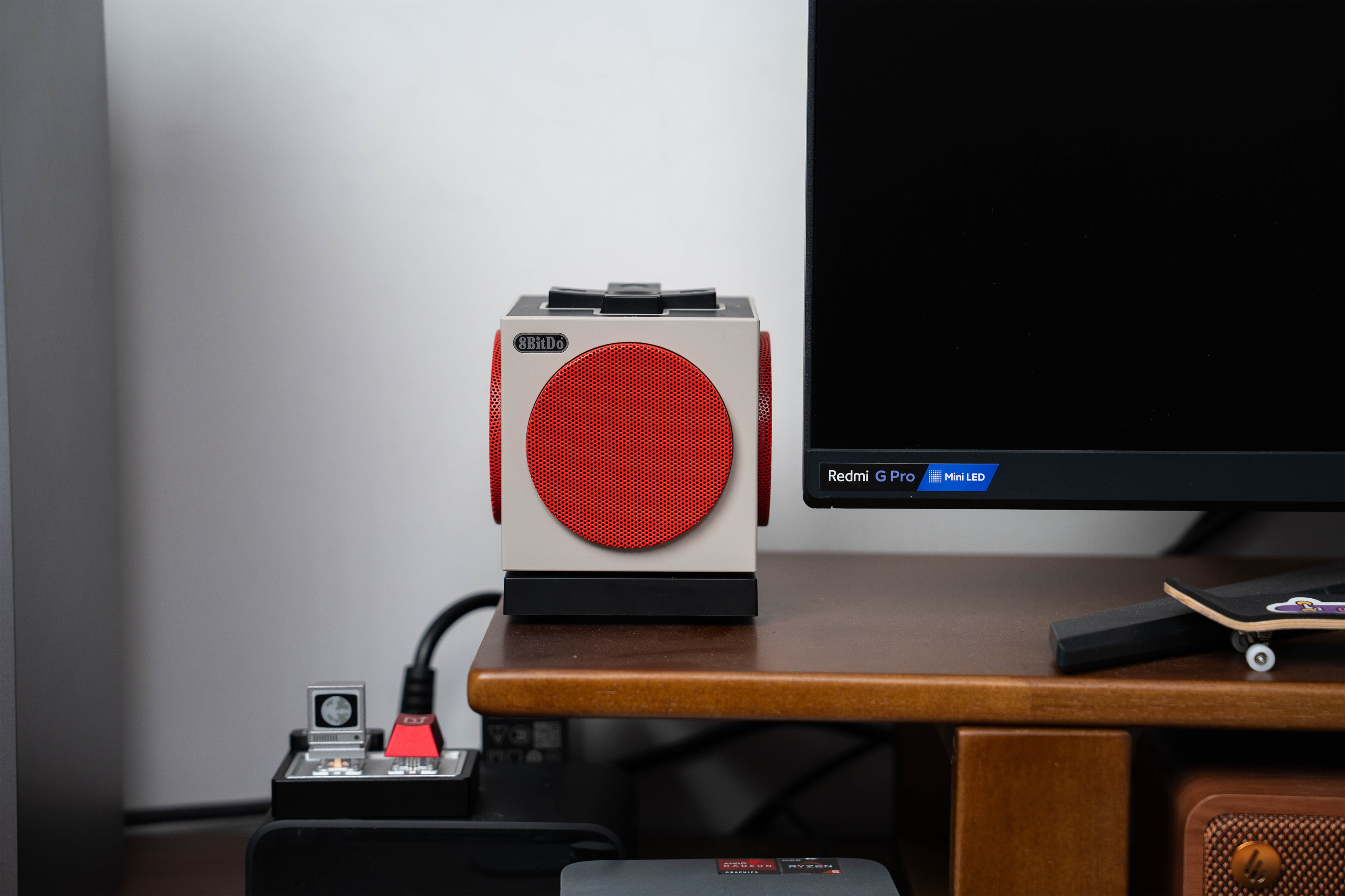 市面上的蓝牙音箱真的看腻了，老是那么几钟设计，千篇一律没啥新意，直到我挖到八位堂