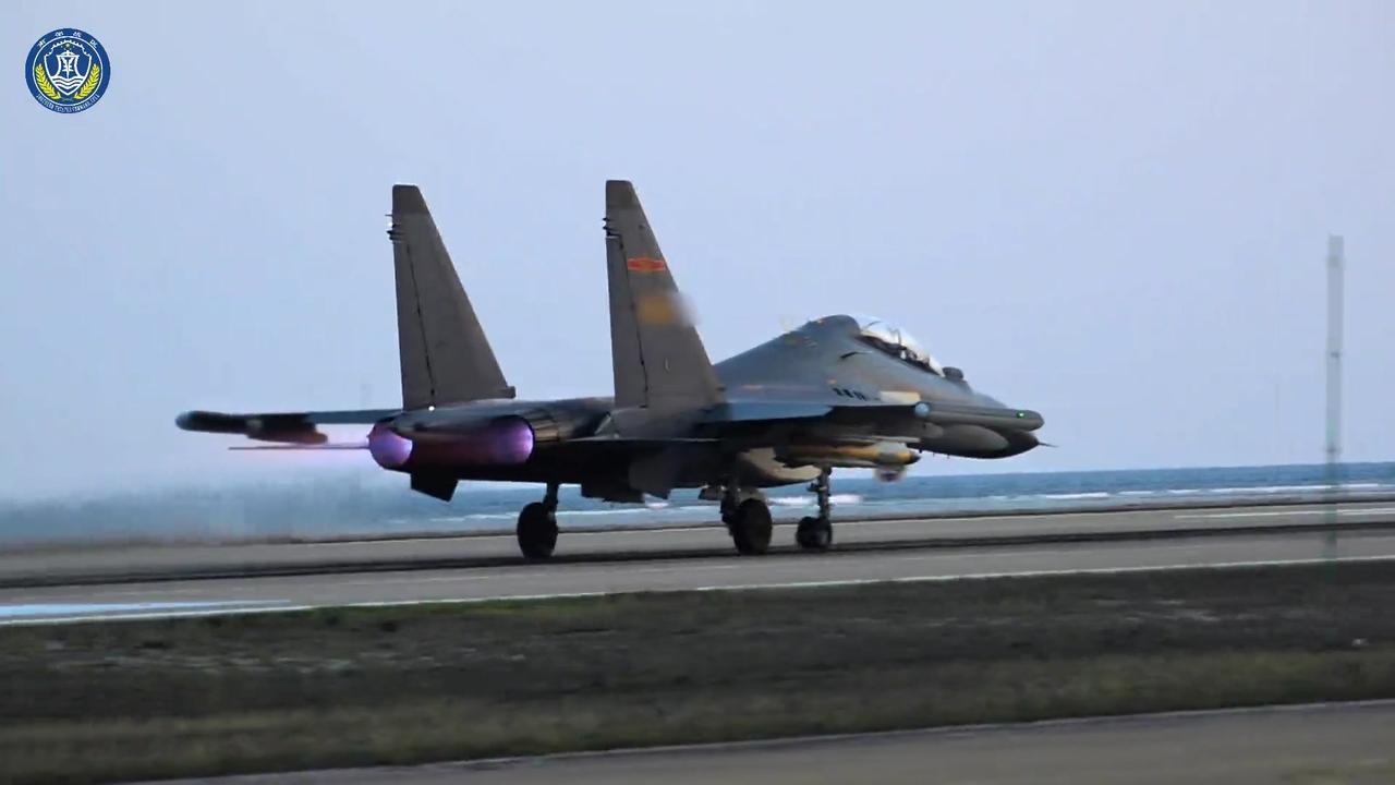 海疆最前线的“霹雳雄鹰”苏-30MKK