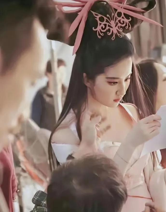 就这么漂亮！谁看都心头一震，天上仙女也不过如此了
刘亦菲的倩女幽魂，完全不输王祖