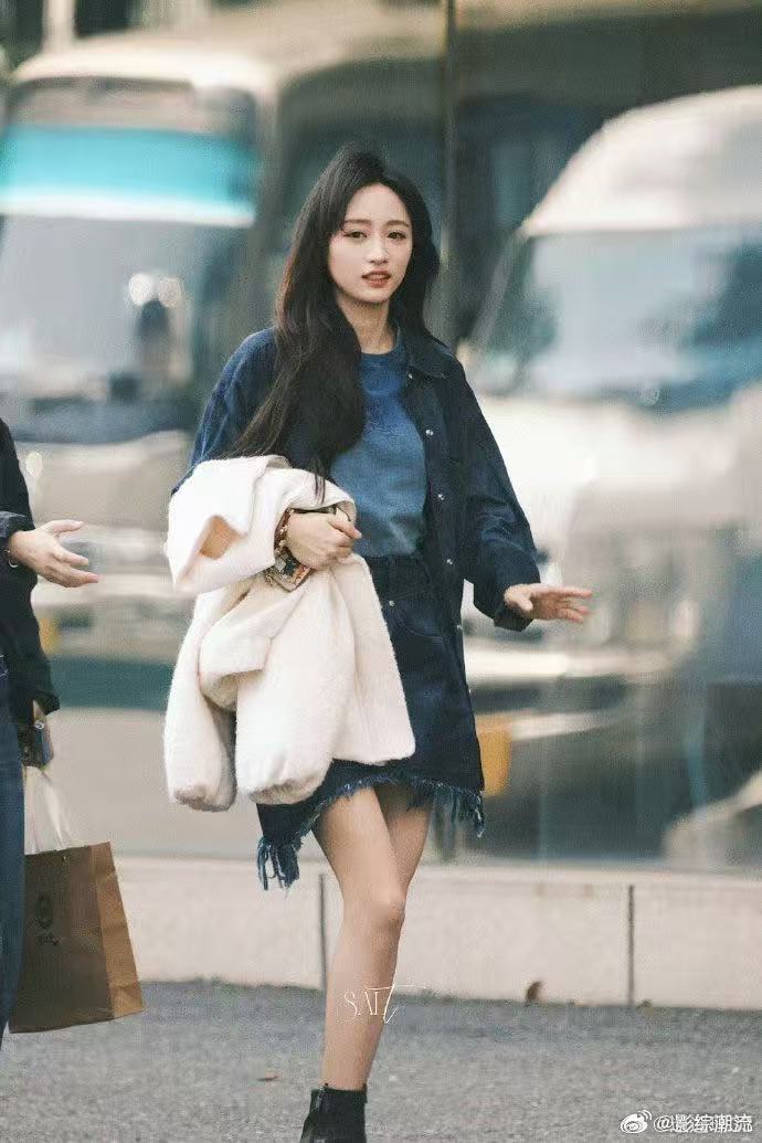 黄婷婷解约后首个综艺 黄婷婷解约后首个综艺来袭，这几年她低调拍戏积累经验，状态一